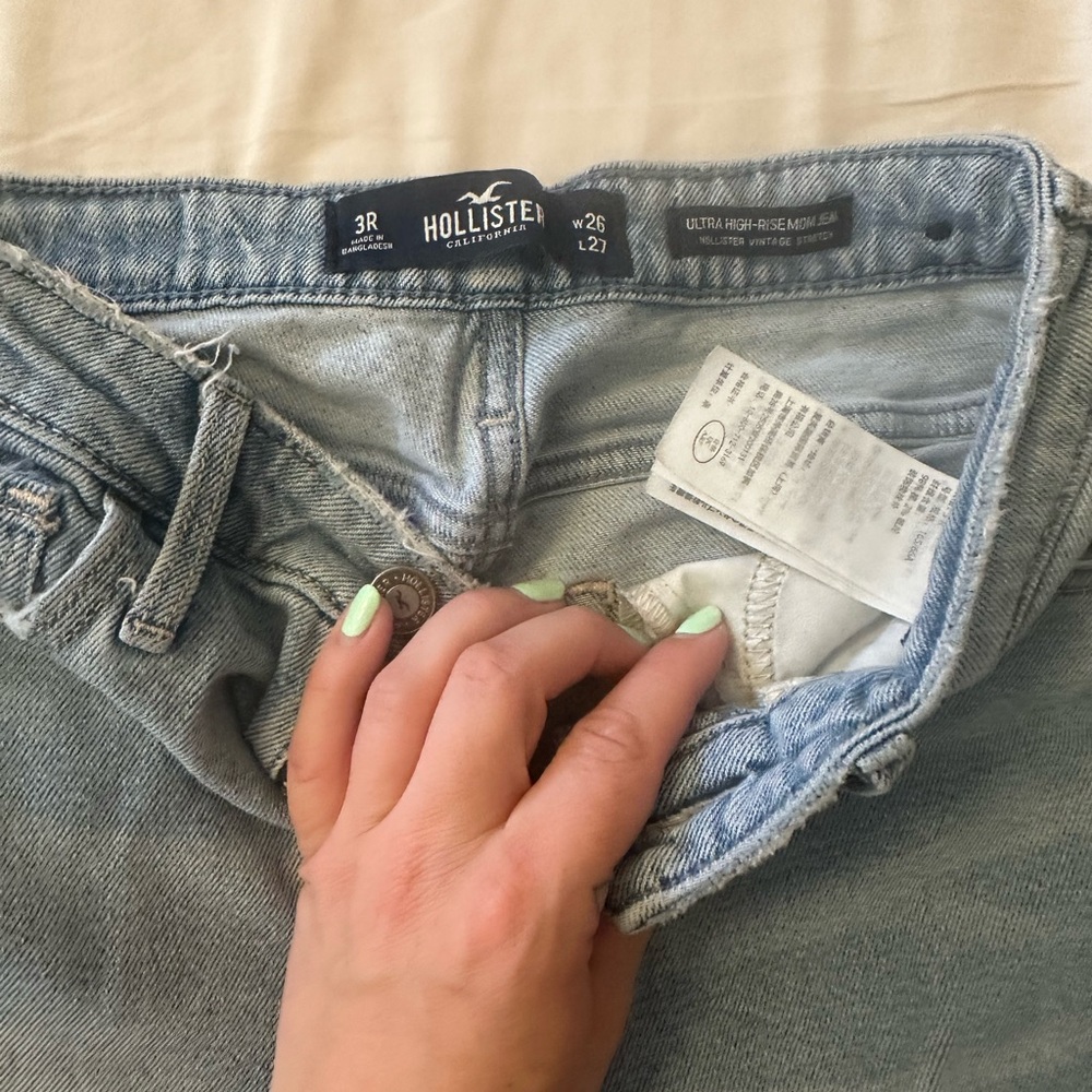 Hollister ultra-high rise mom jeans